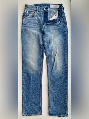 NWOT GAP High-Rise Slim Straight Jeans in Light Blue Wash